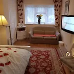 Casa Caversham